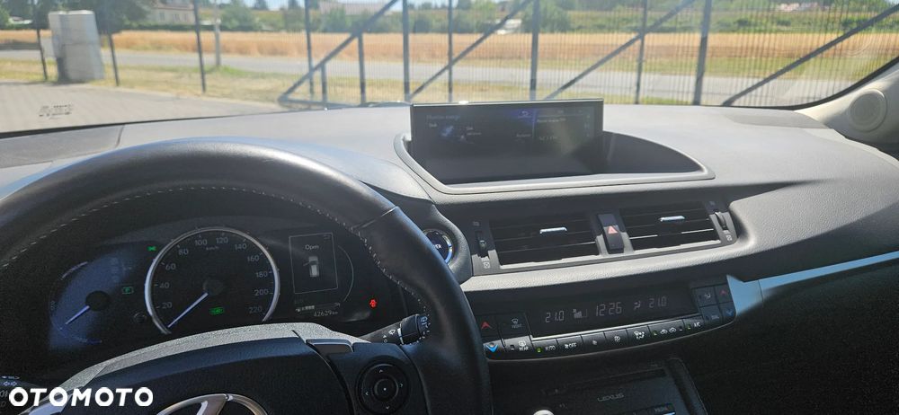 Lexus CT ver-200h-executive-line - 5