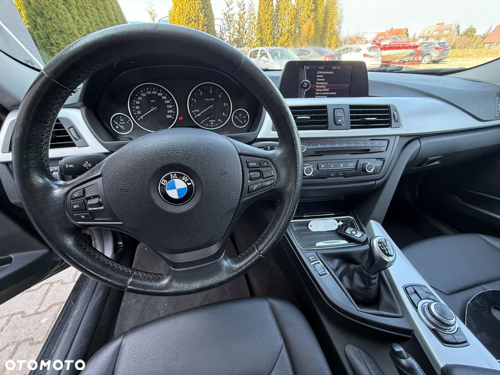 BMW Seria 3 318d Luxury Line - 18