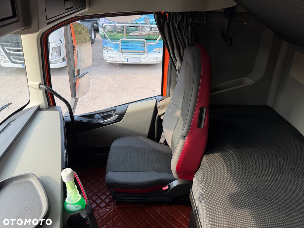 Volvo FH 500 / HYDRAULIKA DWUOBWODOWA / 848 070 KM PRZEBIEGU / GLOBETROTTER / EURO 6 / LODÓWKA / DŁUGA RAMA / DOSTĘPNE 3 SZTUKI !! - 32