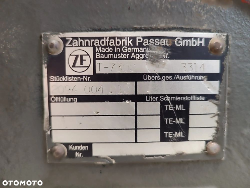 Obudowa Skrzynia ZF 2094004010 T-7300 3314 Fendt 824 Favorit - 13