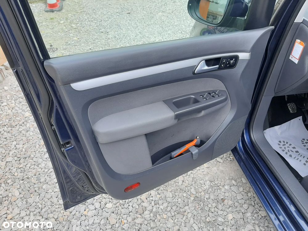 Volkswagen Touran 1.6 TDI DPF BlueMotion Technology Comfortline - 26