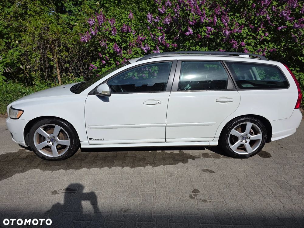Volvo V50 D2 R-Design - 3
