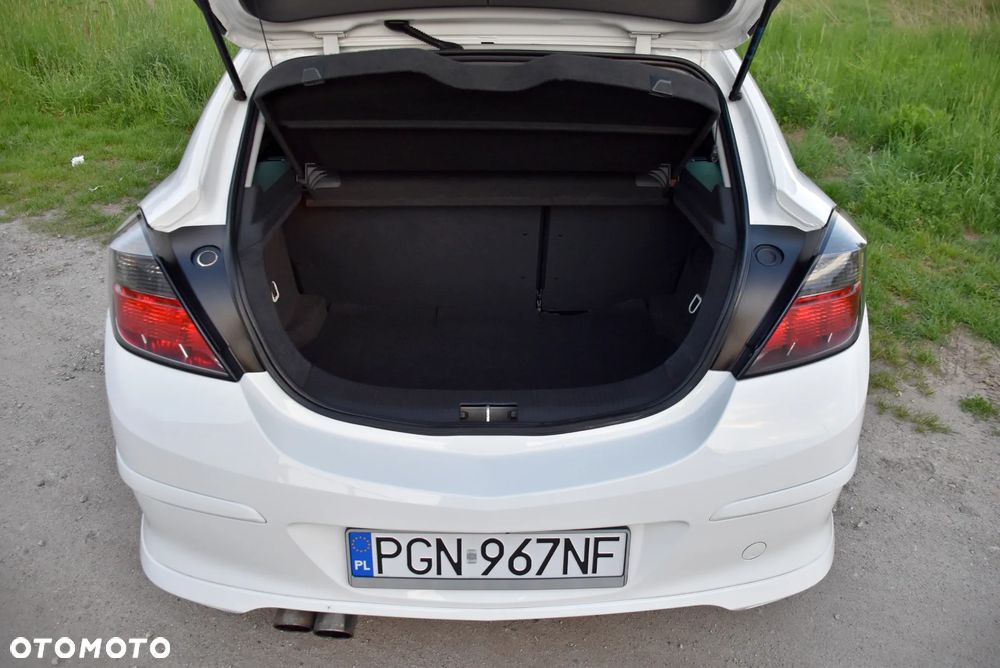 Opel Astra 1.8 Black&White - 12