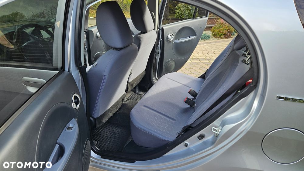 Peugeot iOn High Line - 12