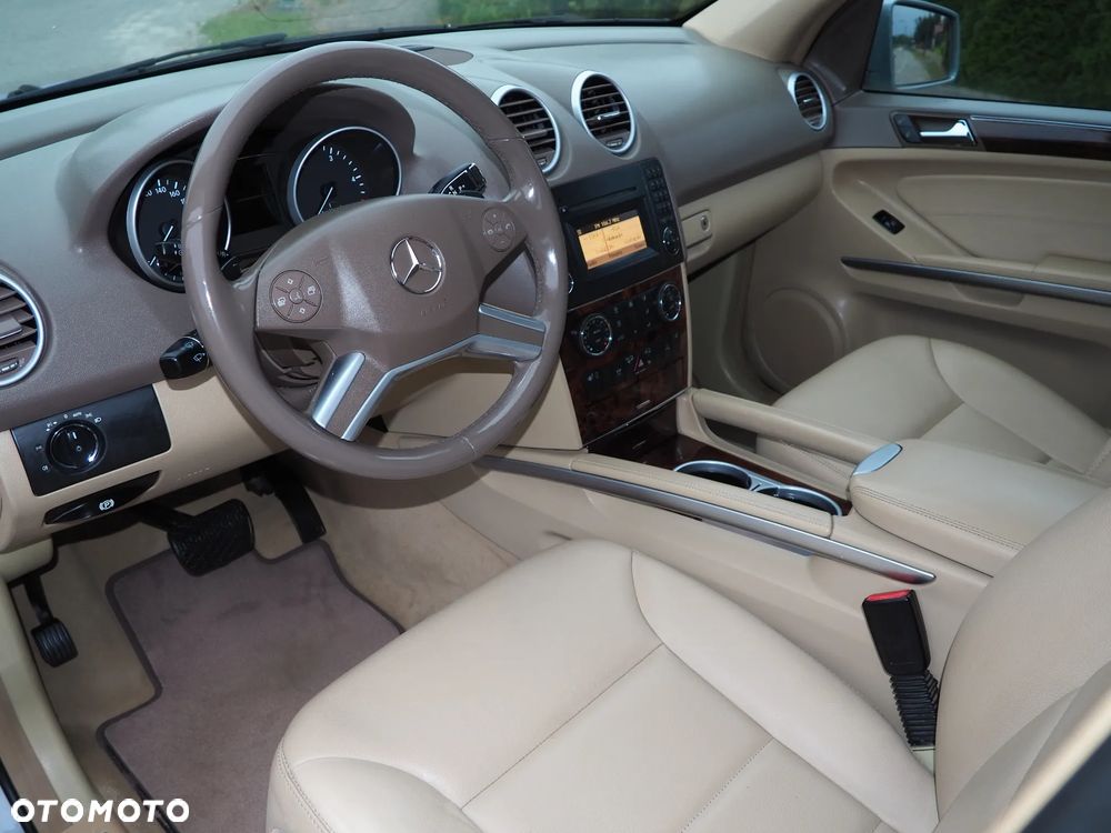 Mercedes-Benz ML - 8