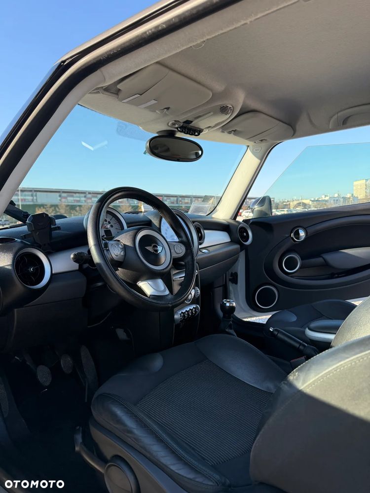 MINI Cooper Standard - 22