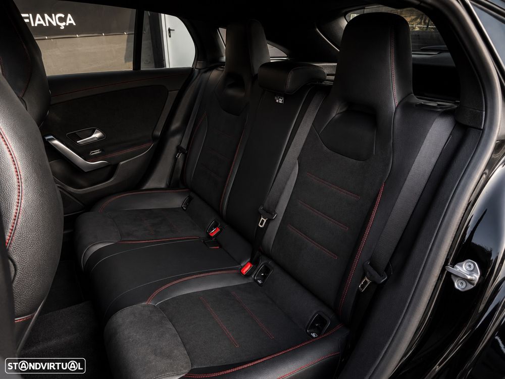 Mercedes-Benz CLA 250 e 8G-DCT AMG Line - 17