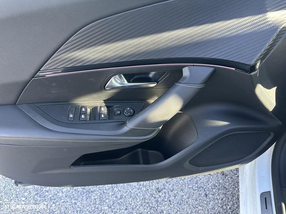 Peugeot e-2008 50 kWh GT Pack - 14