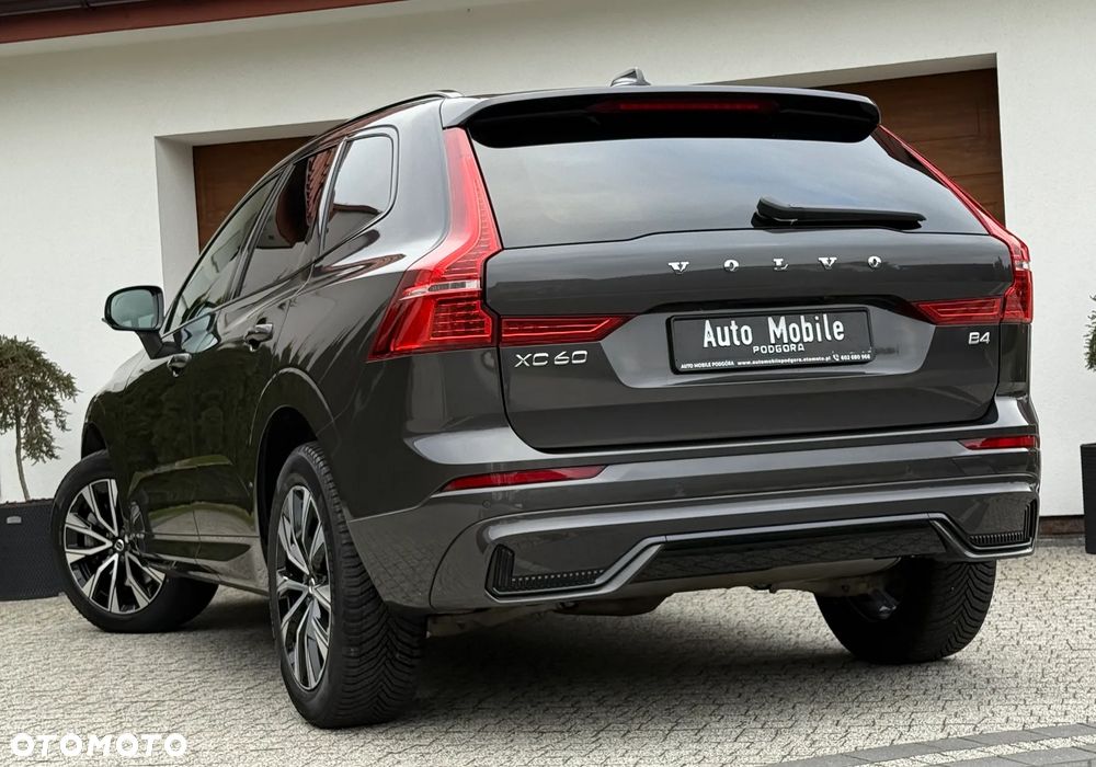 Volvo XC 60 B4 D Plus Dark - 4