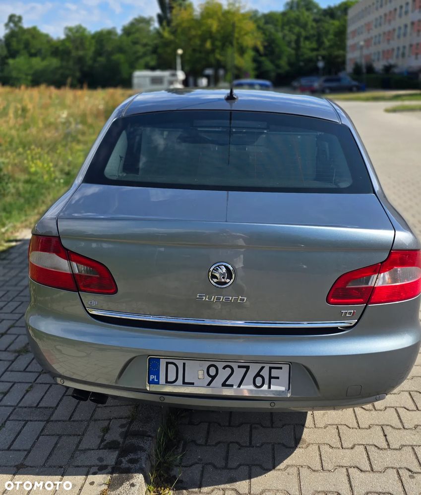 Skoda Superb 2.0 TDI DPF Elegance - 3