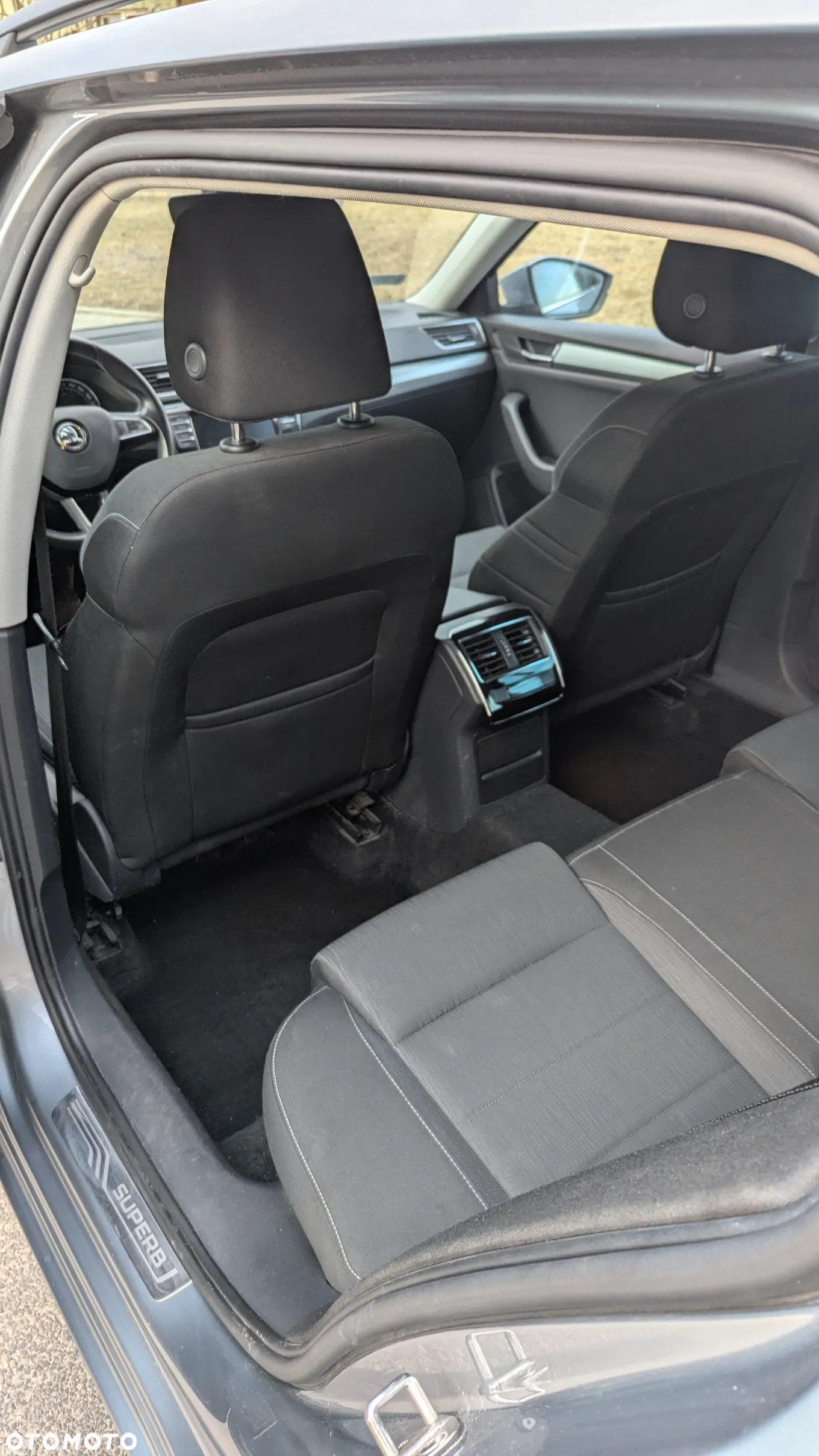 Skoda Superb 1.6 TDI DSG Ambition - 23