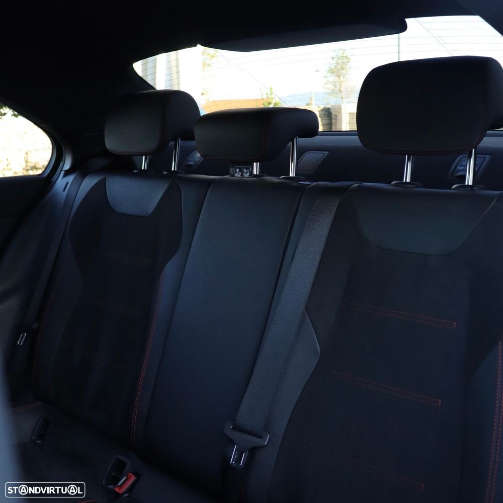 Mercedes-Benz A 250 Limousine e 8G-DCT AMG Line - 27