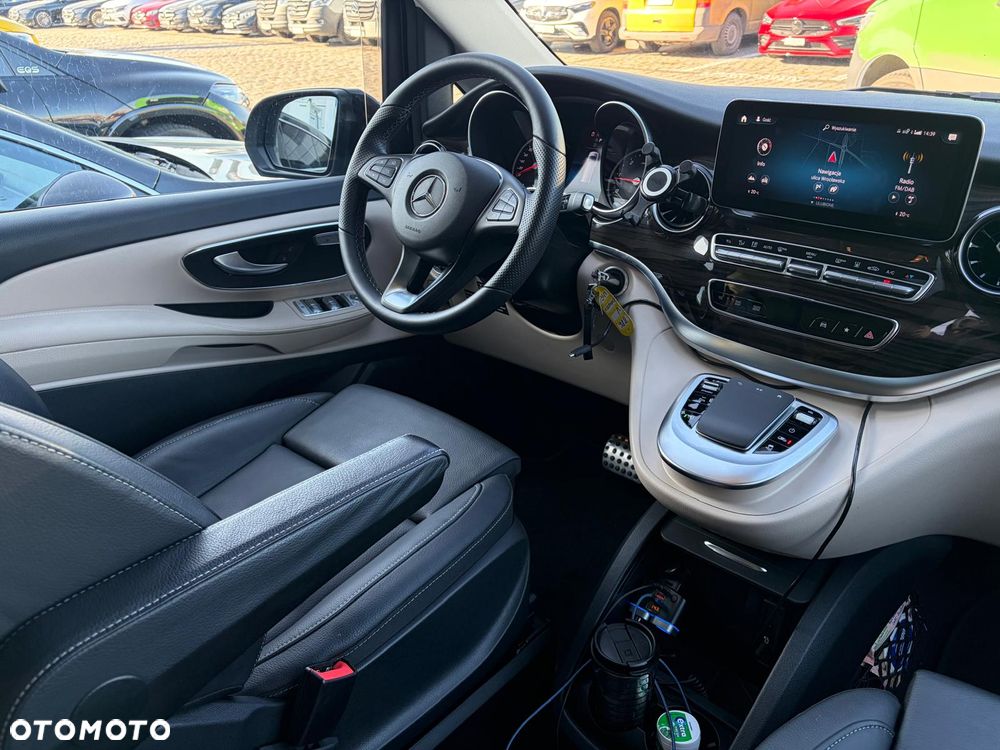 Mercedes-Benz Klasa V 300 d 4-Matic Avantgarde 9G-Tronic - 14