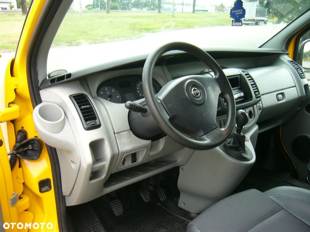Opel Vivaro LONG 2,5 dci 115 Ps - 10