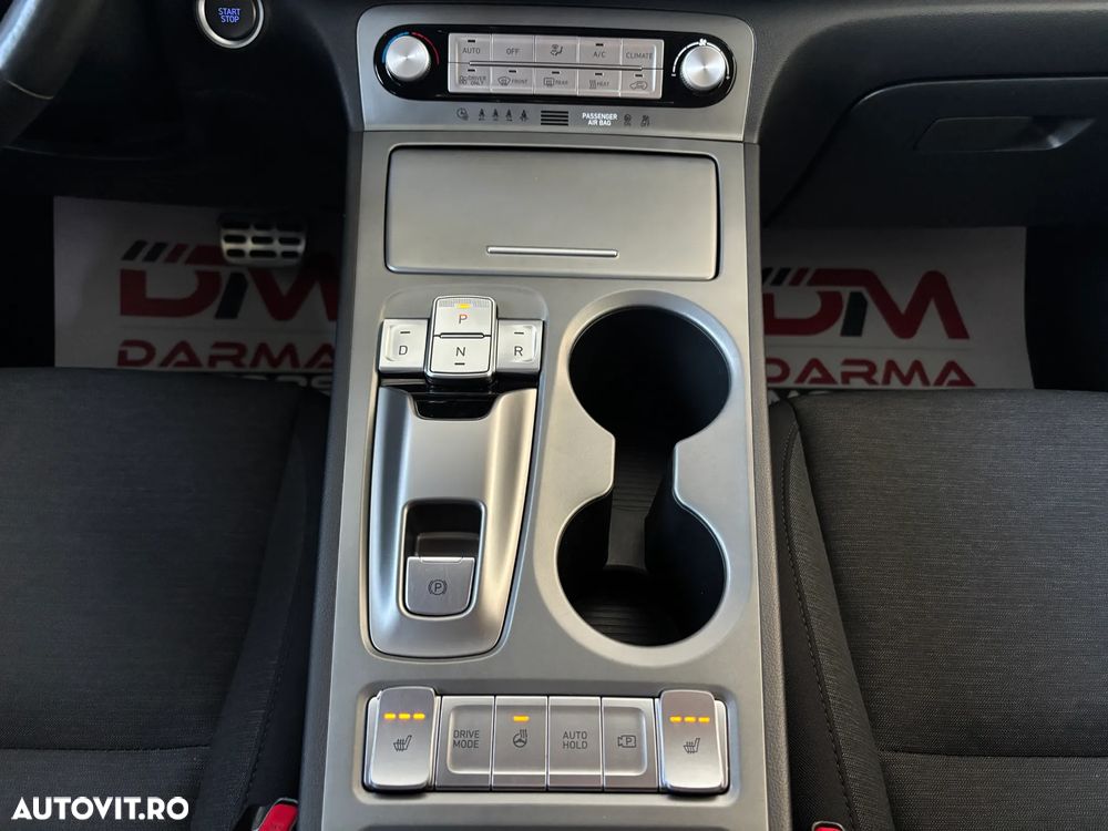 Hyundai KONA Select - 28