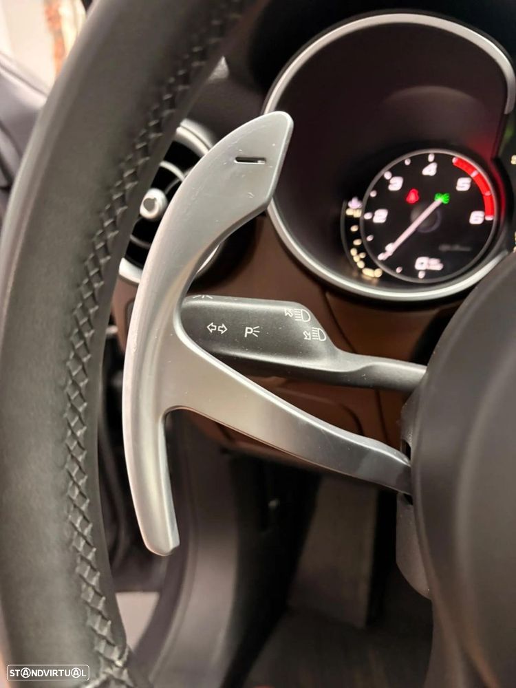 Alfa Romeo Stelvio - 30