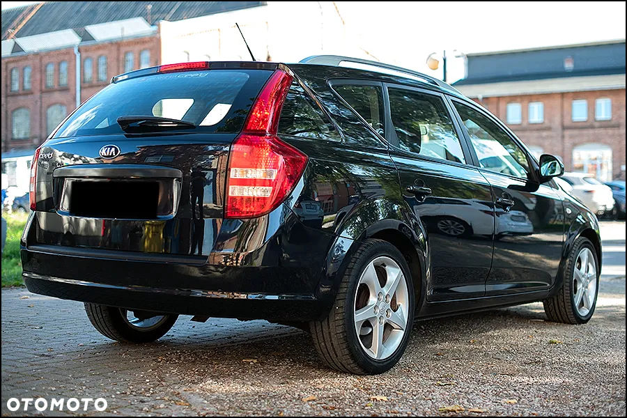 Kia Ceed - 9