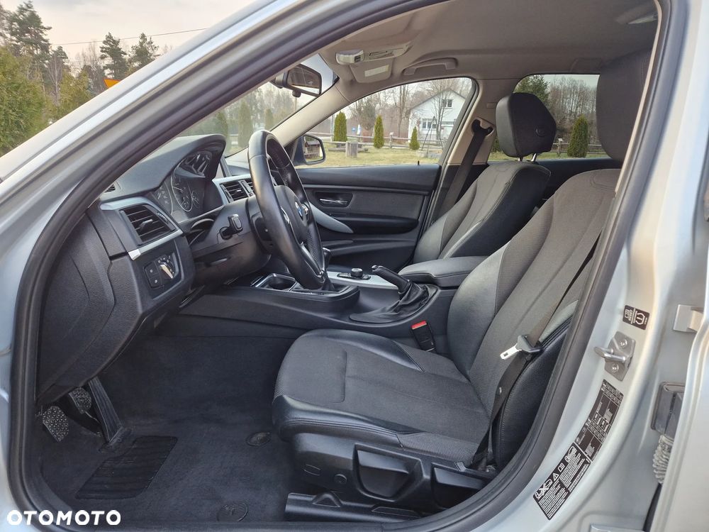 BMW Seria 3 320d xDrive - 8