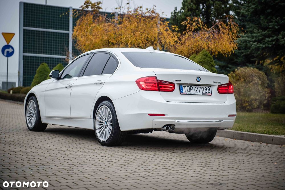 BMW Seria 3 328i Touring xDrive Sport-Aut - 8