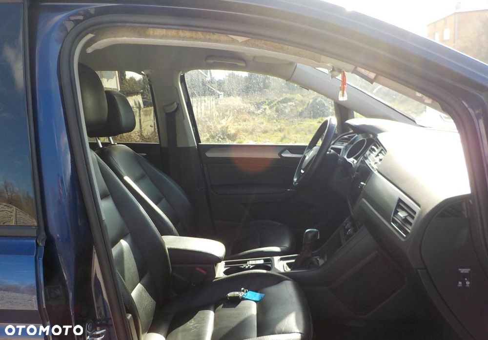 Volkswagen Touran - 18