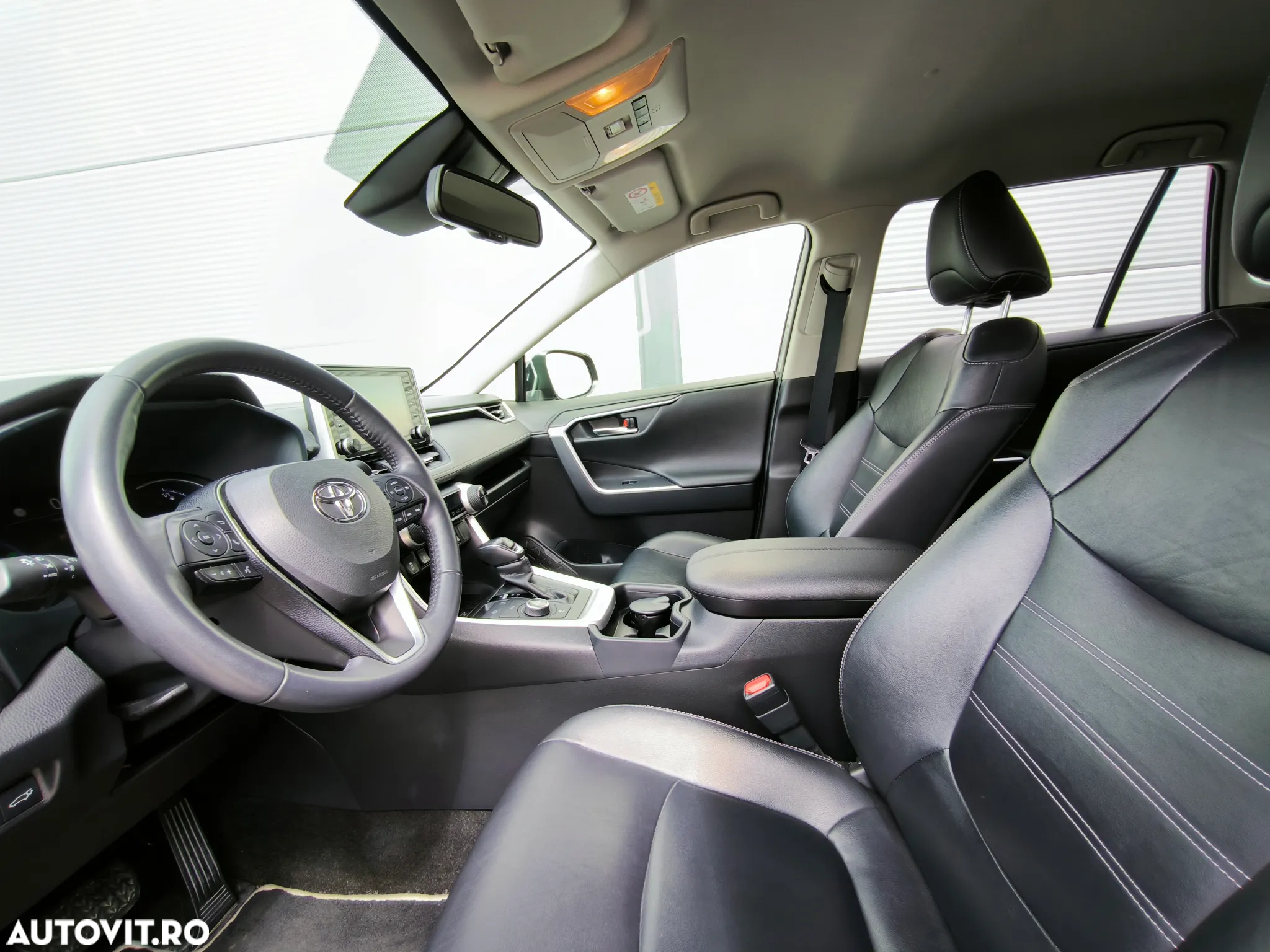 Toyota RAV4 2.5 Hybrid VVT-iE 4x4 Luxury - 4
