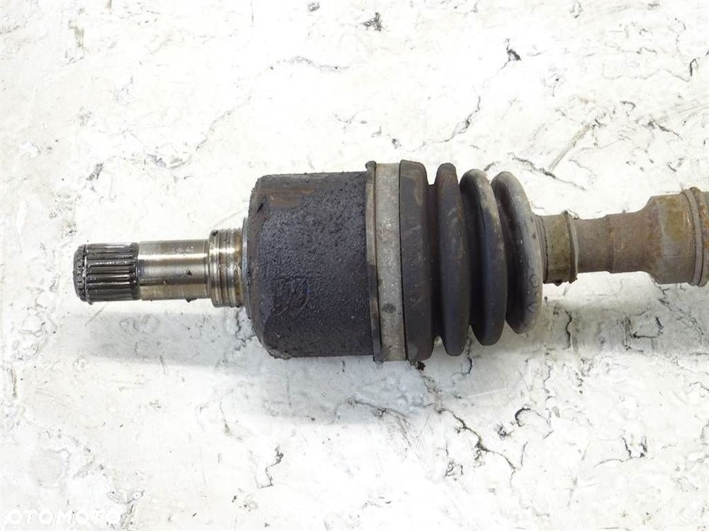 PÓŁOŚ PRAWA - 128.00 PLN - LADA KALINA liftback (1119) 2004 - 2013 1.4 16V 66 kW [90 KM] benzyna - 3