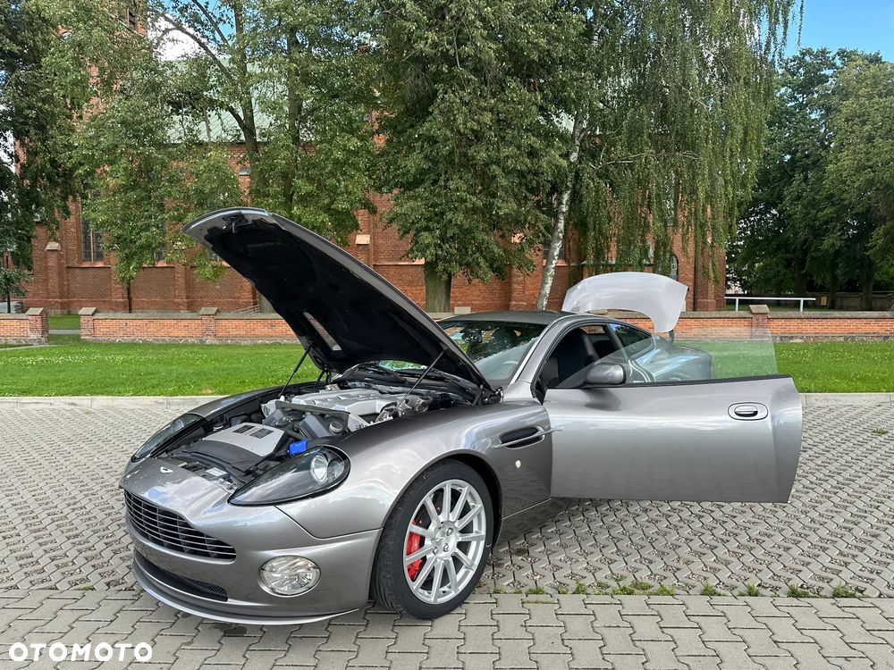 Aston Martin V12 Vanquish - 25