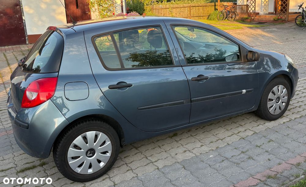 Renault Clio 1.2 16V Authentique - 3