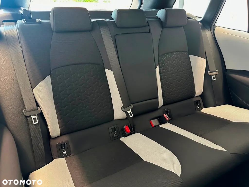 Toyota Corolla 2.0 Hybrid Comfort - 29