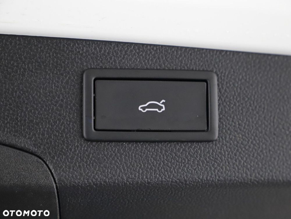 Volkswagen Passat Variant 2.0 TDI SCR Elegance DSG - 30