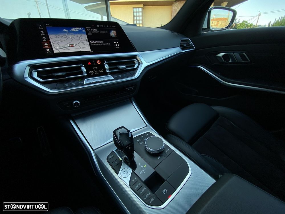 BMW 318 d Pack Desportivo M Auto - 15