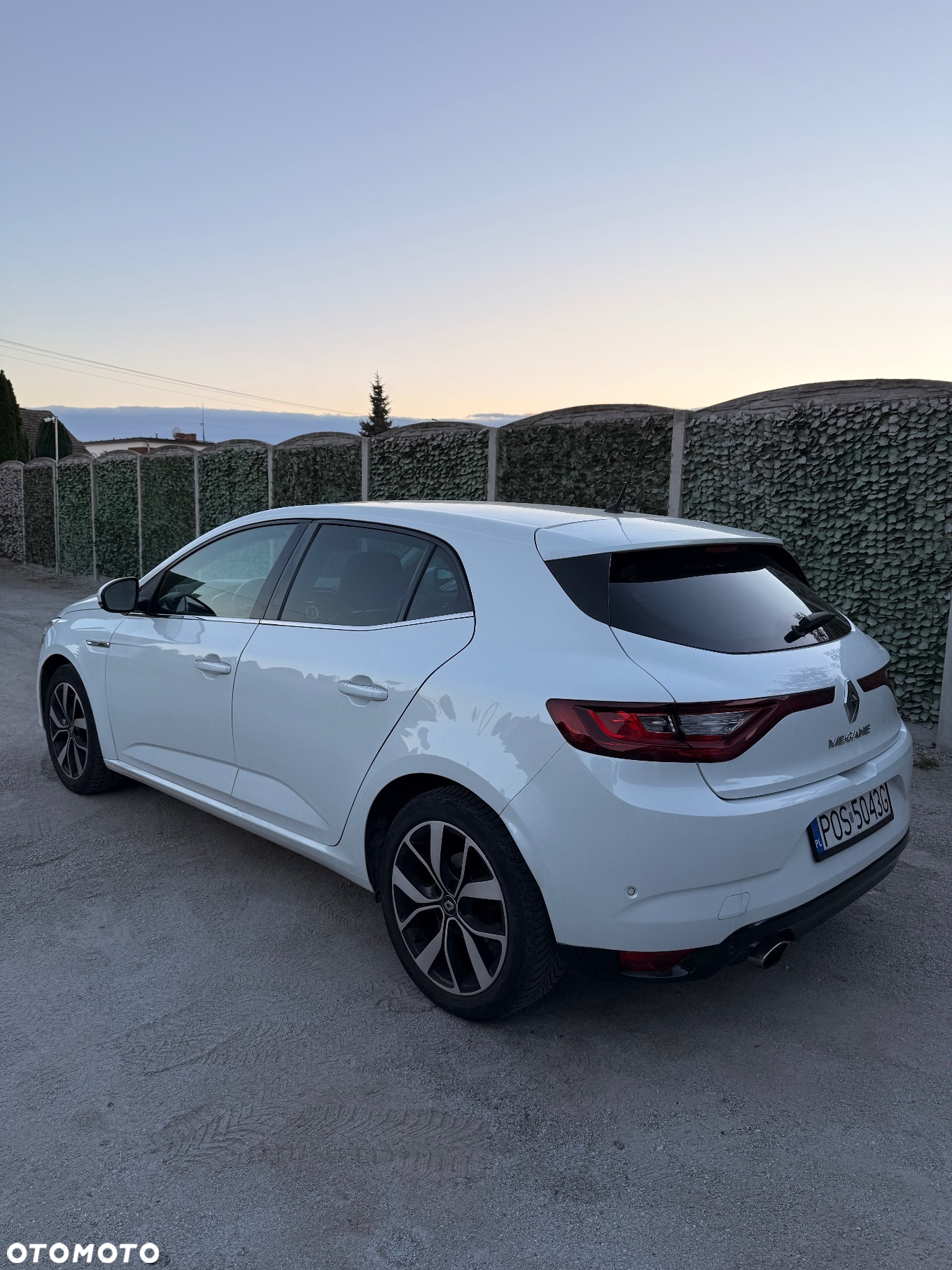 Renault Megane ENERGY TCe 130 BOSE EDITION - 4