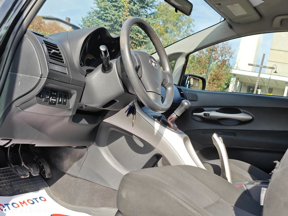 Toyota Auris 1.4 D-4D Luna - 17