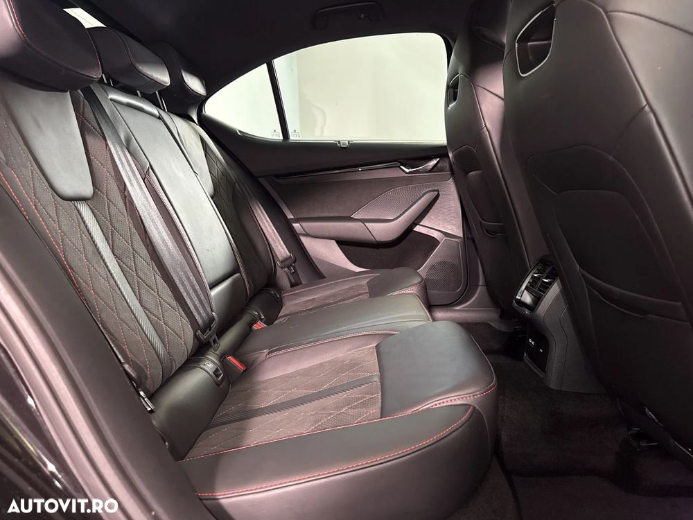Skoda Octavia 2.0 TDI DSG 4X4 RS - 13