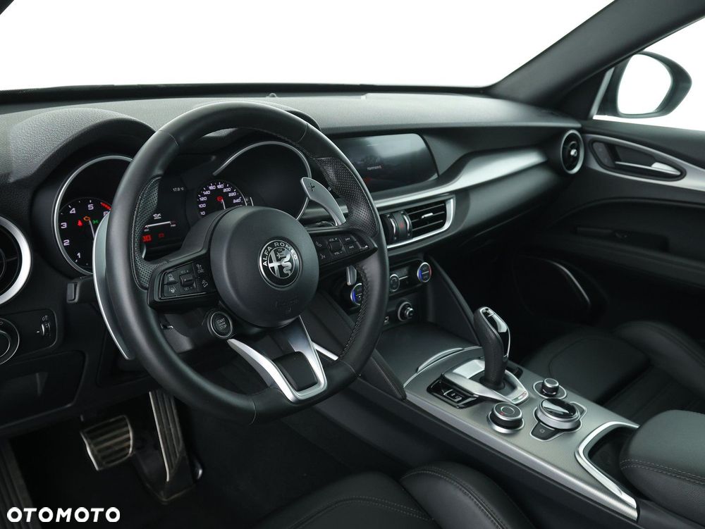 Alfa Romeo Stelvio - 28