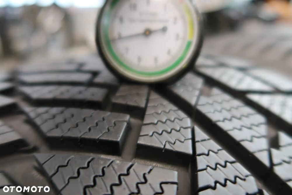 255/40R20 Opony zimowe Continental Idealne - 4
