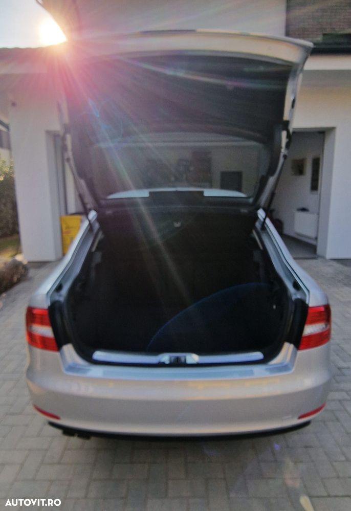 Skoda Superb 2.0 TDI Ambition - 15