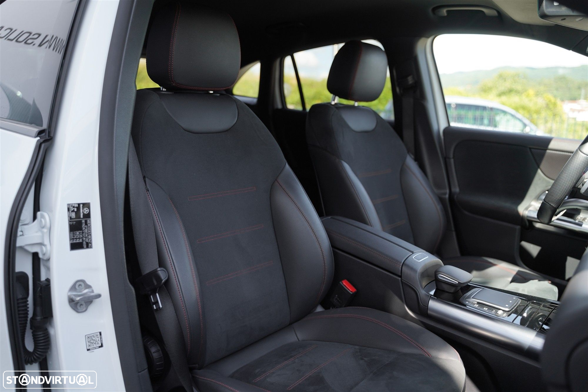 Mercedes-Benz GLA 180 d AMG Line - 32