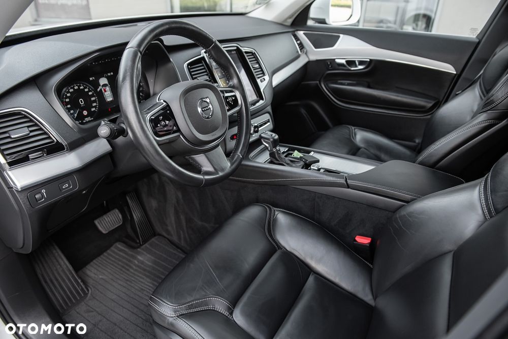 Volvo XC 90 D5 AWD Geartronic Momentum - 15
