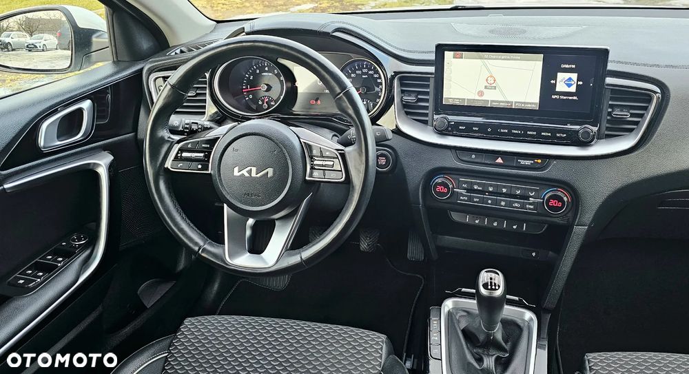 Kia Ceed 1.5 T-GDI OPF Platinum Edition - 38