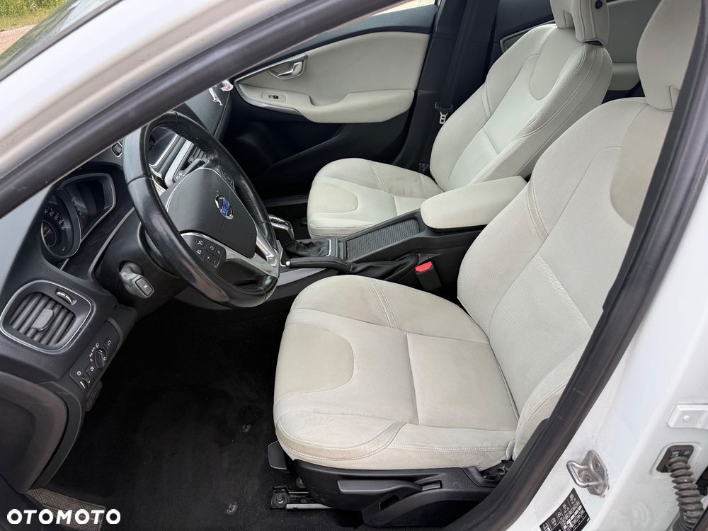 Volvo V40 T4 R-Design Summum - 10