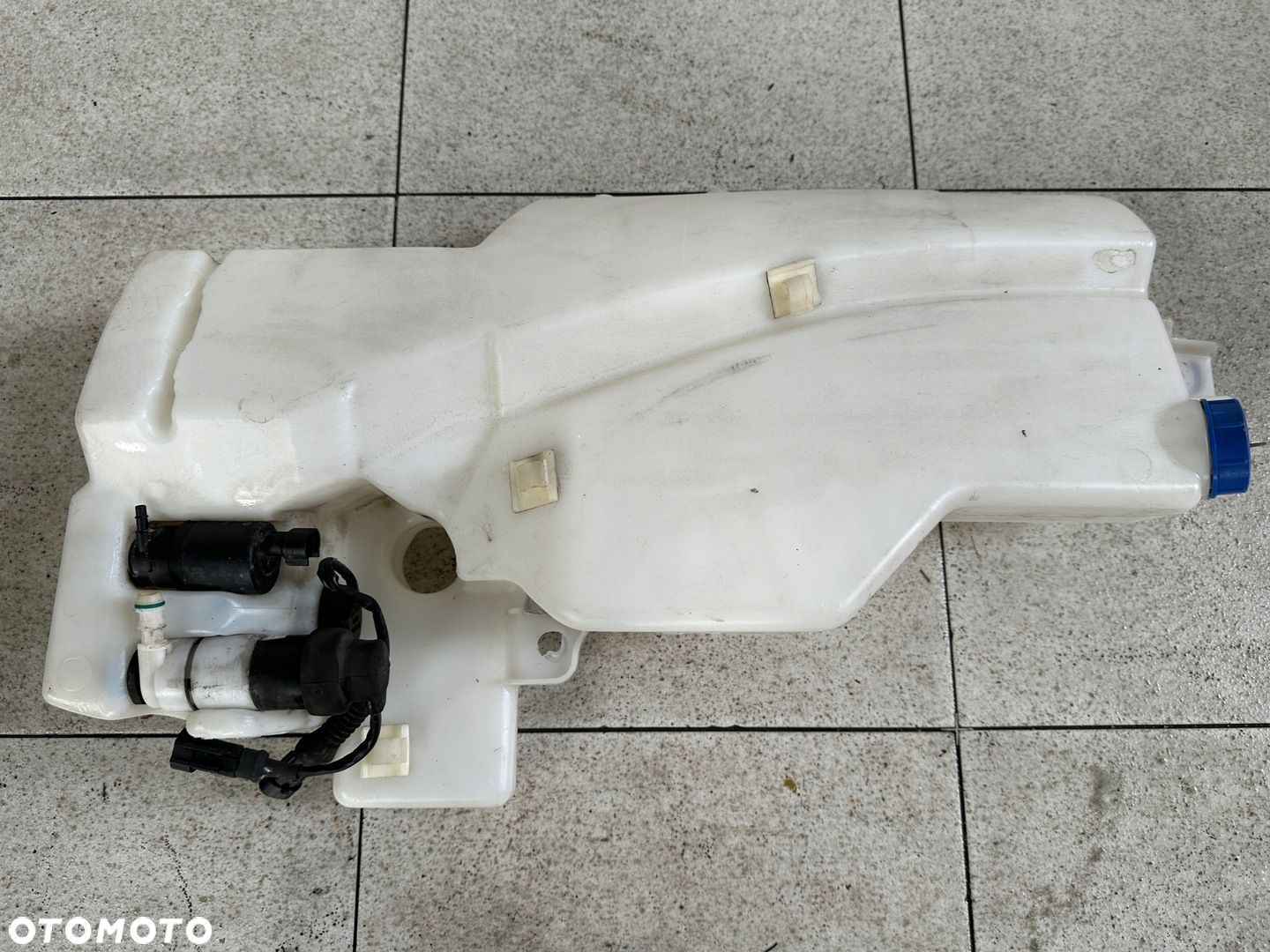 Zbiornik Zbiorniczek Płynu Spryskiwaczy Iveco Stralis Hi-Way 504011556 - 1