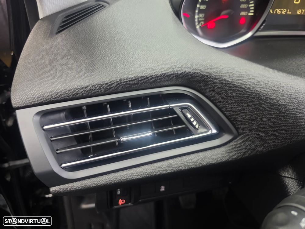 Peugeot 308 1.5 BlueHDi Style - 48