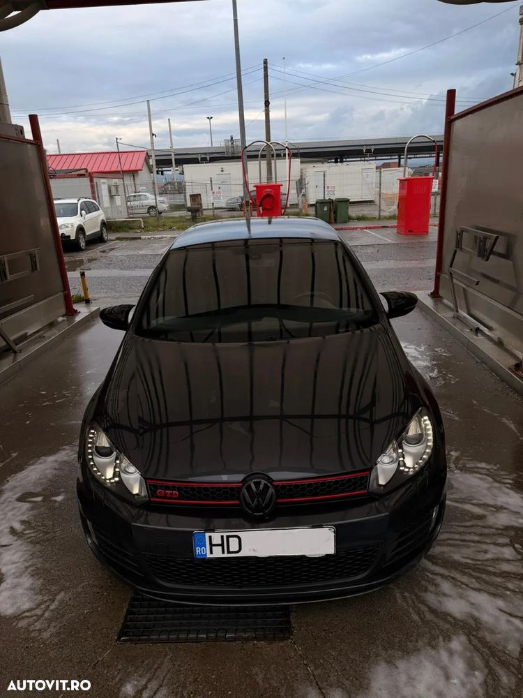 Volkswagen Golf 2.0 DPF GTD - 1