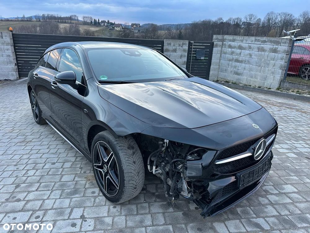 Mercedes-Benz CLA 250 e 8G-DCT AMG Line - 3