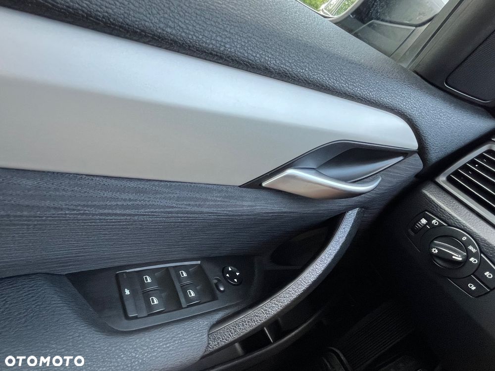BMW X1 sDrive18d - 13
