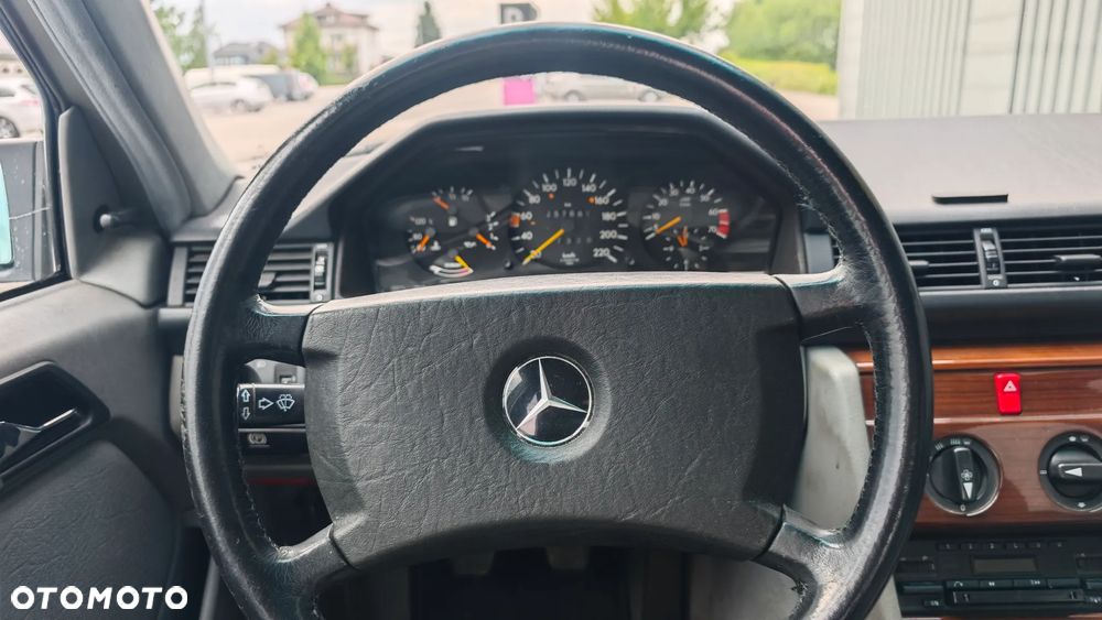 Mercedes-Benz Klasa E - 14