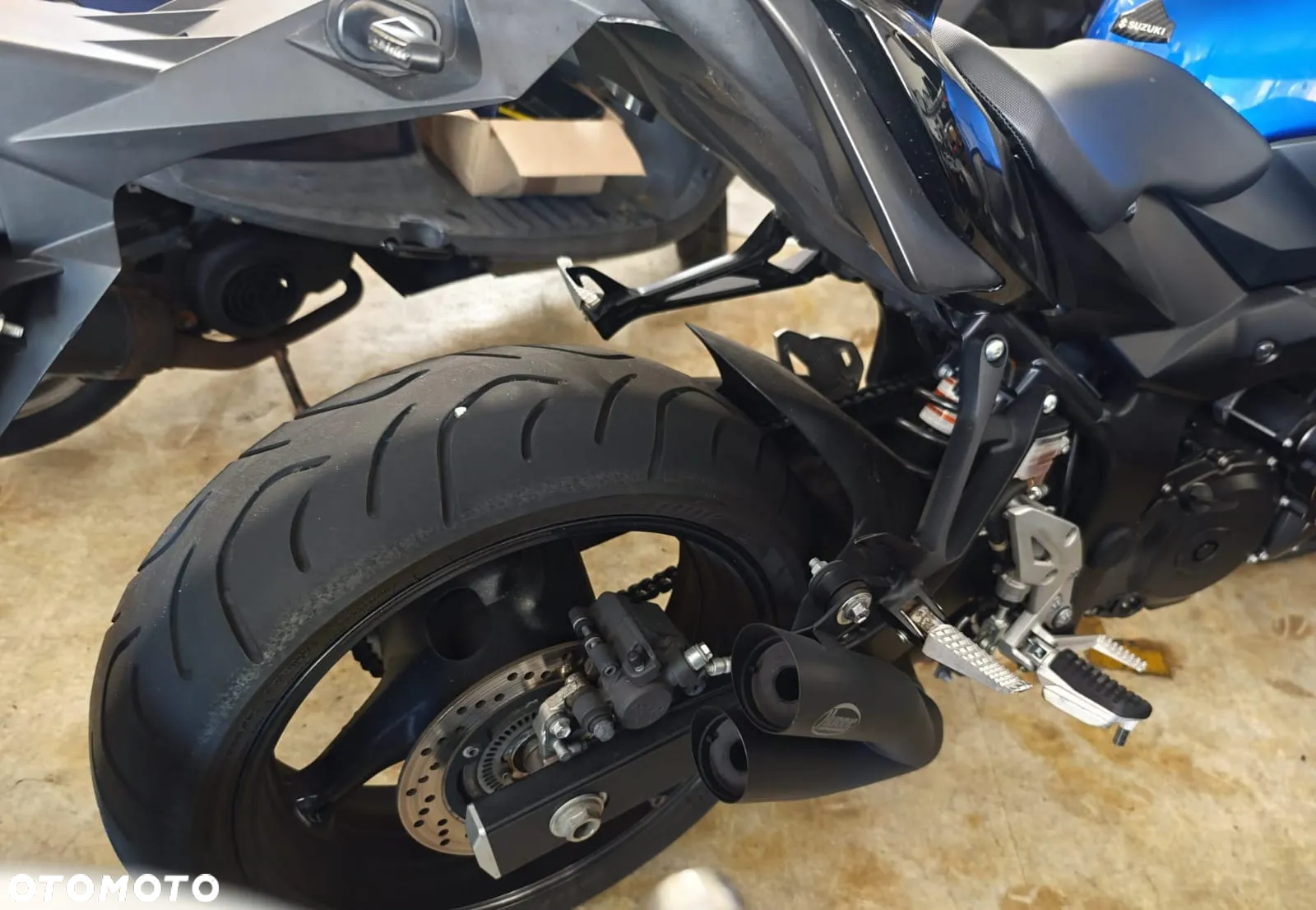 Suzuki GSR - 5