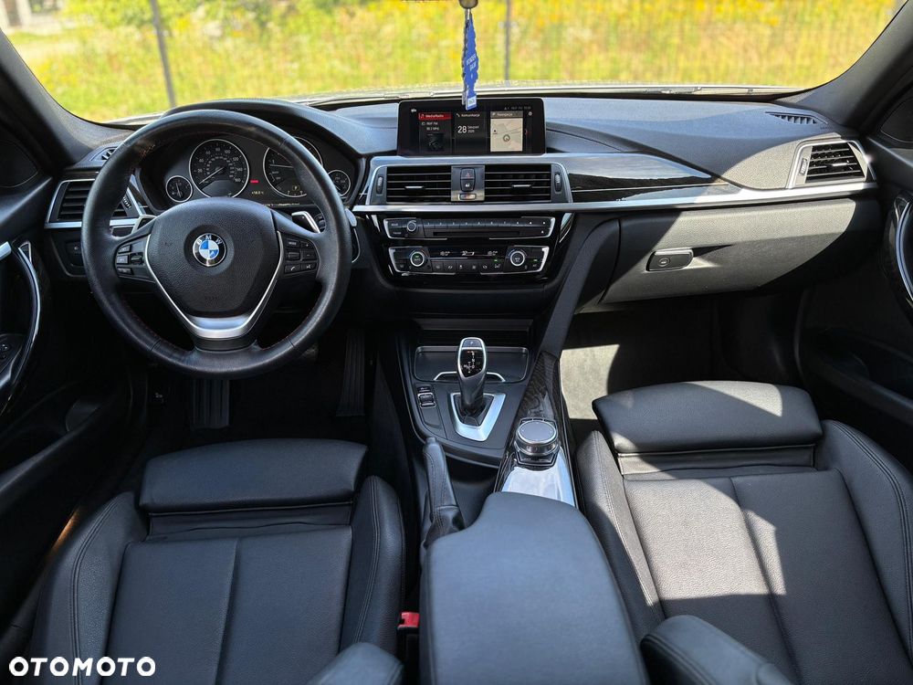 BMW Seria 3 330i Sport Line - 22