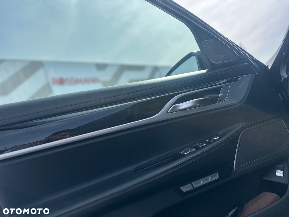 BMW Seria 7 740Li - 20